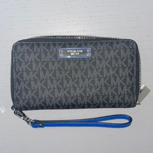 Michael Kors Wristlet/Wallet